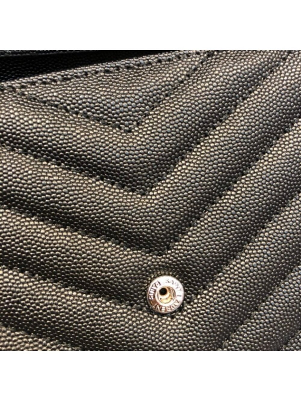 YSL Cassandre envelope flap wallet on chain - Picture 9 of 9